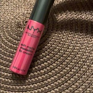 (Unopened New) NYX Soft Matte